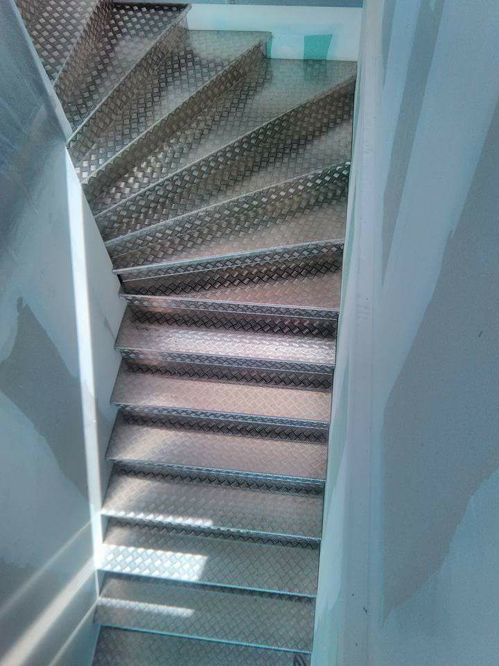 ESCALIER 6 | Métal Système 6 conseils pour choisir le design parfait de votre escalier métallique galvanisé Wintzenheim