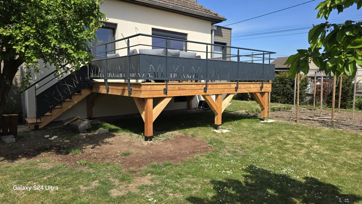 20260429_121318 | Métal Système Pose de garde corps métalliques sur terrasse bois à Sainte-Croix en plaine près de Colmar Wittelsheim